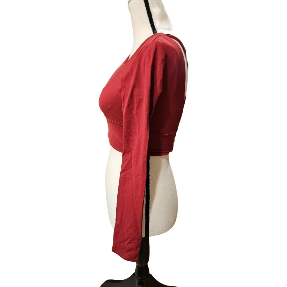 Kancehinage Red Crop Athletic Top